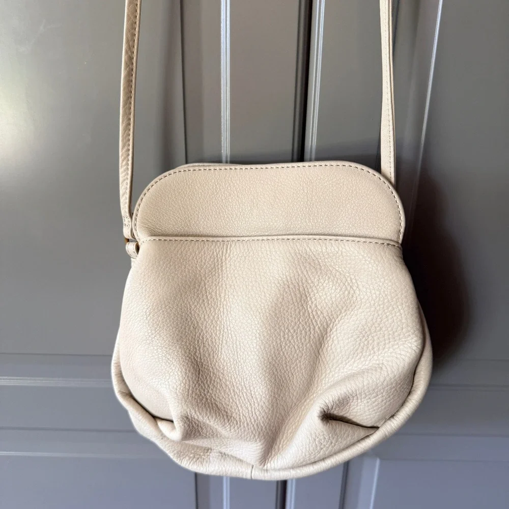 Hobo Women's Cream Pebbled Leather Magnetic Close Minimalist Crossbody Bag,Small